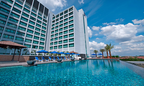 Outdoor swimming pool at Royale Chulan Damansara