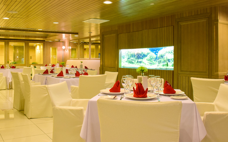 Luxury buffet dining in Penang
